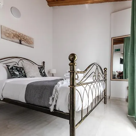 Phaedrus Living Luxury Residences 아파트 스키아토스 타운
